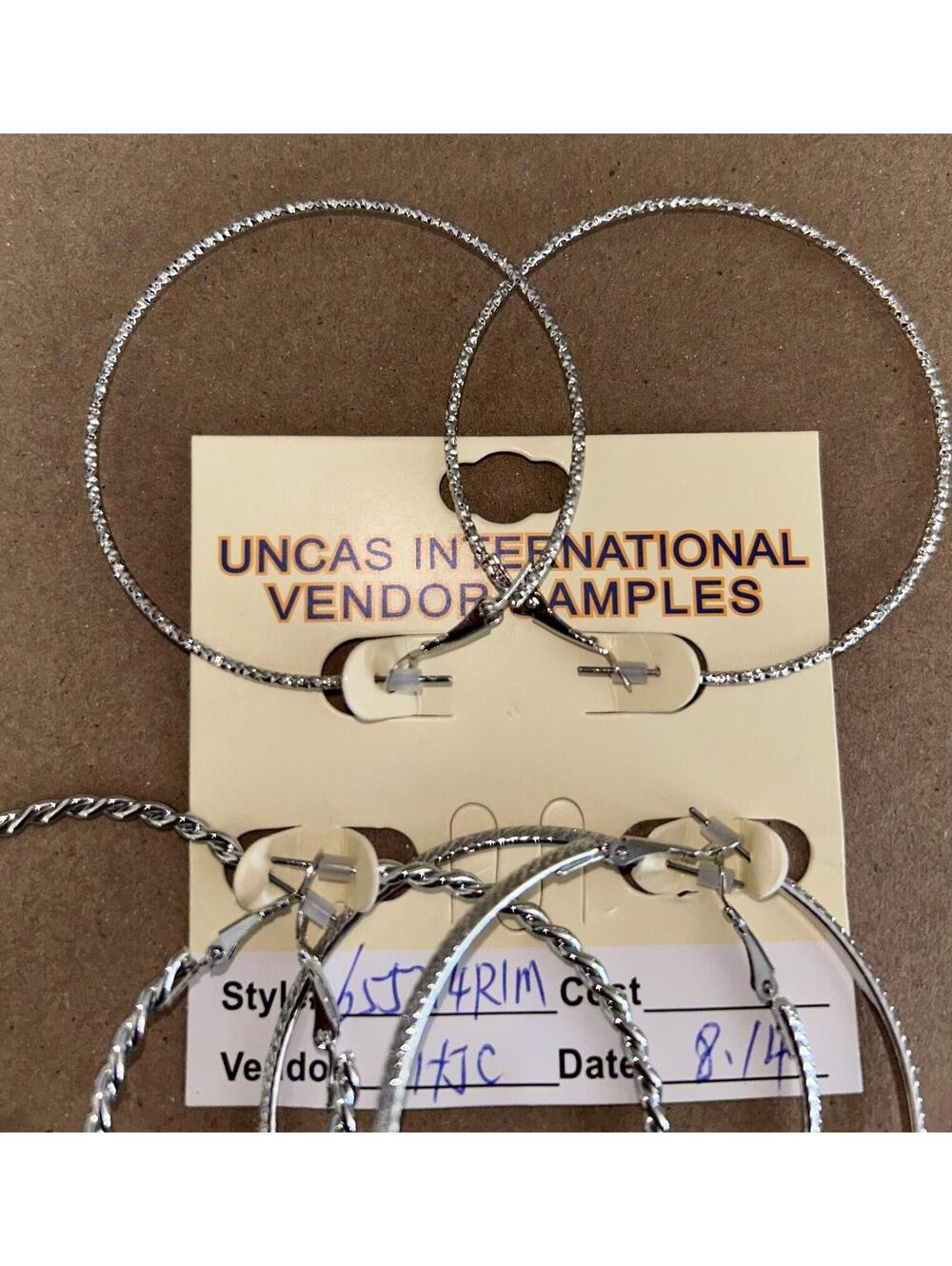 Uncas International, set of 3 silver toned hoops with different textures - Picture 3 of 3